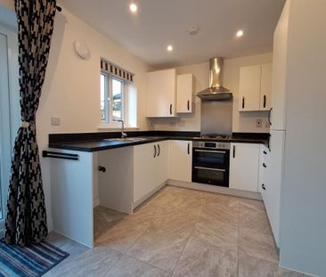 2 bedroom semi-detached house to rent - Photo 3