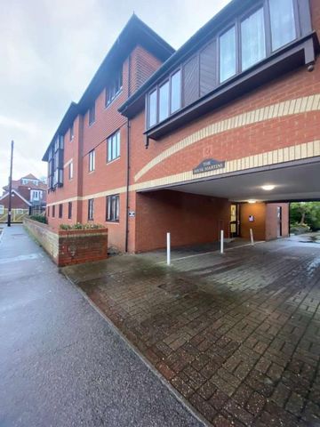 The House Martins, Cage Lane, Felixstowe, IP11 - Photo 2