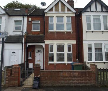4 bedroom terraced house to rent - Photo 6