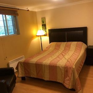 Grand 3 1/2 meublé et équipé à louer Rosemont. - Photo 2