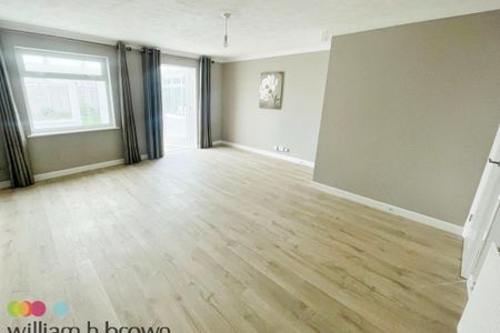 Smythe Close - Photo 2