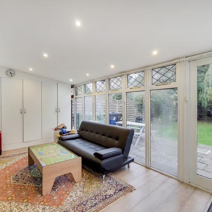 4 bedroom bungalow to rent - Photo 1