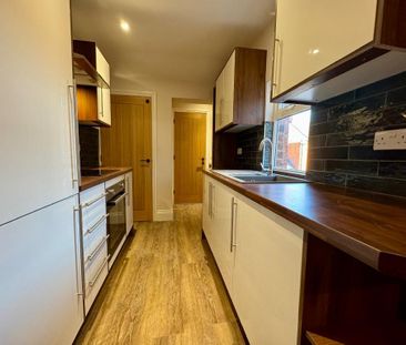 3 bedroom apartment to rent - Photo 4