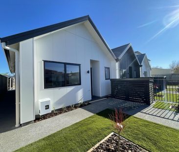 Stylish brand-new units in prime location - Photo 4