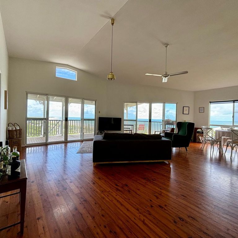 Luxurious Coastal Retreat with Breathtaking Views | Furnished! - Photo 1