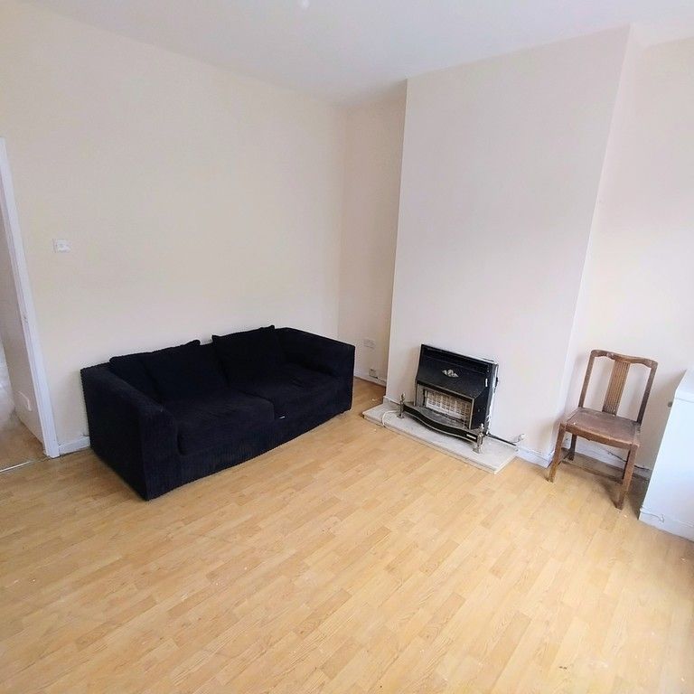 Hart Road, Wednesfield, Wolverhampton - Photo 1