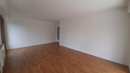 location Appartement F4 DE 90.48m² À LE CHESNAY - Photo 2