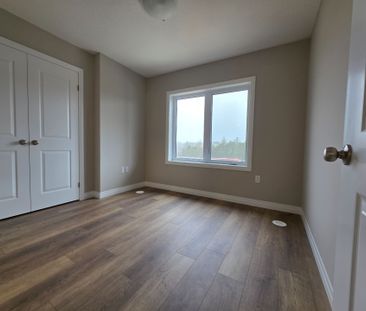 For Lease - 81 Thatcher Drive, Guelph, Ontario - Photo 4