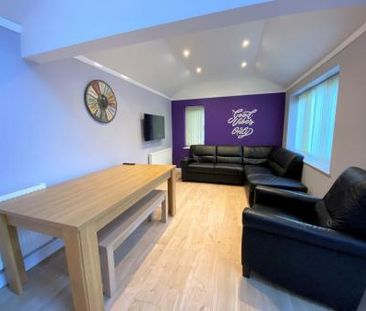 6 Bedroom Student Home - Downs Road, UKC - Photo 1