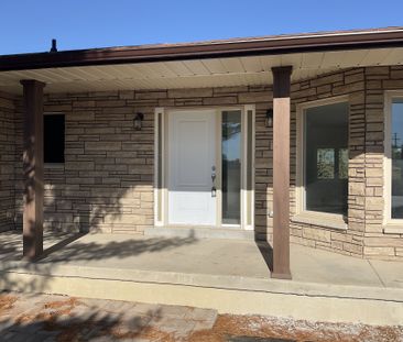 For Lease - 124 Squire Drive Unit# A, Ajax, Ontario - Photo 2