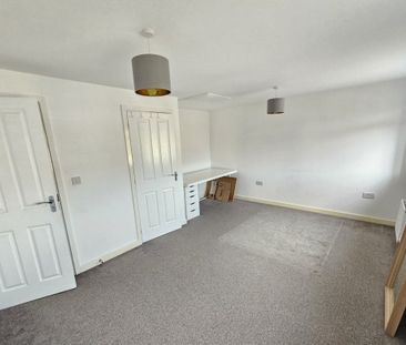 Peterborough - Photo 1