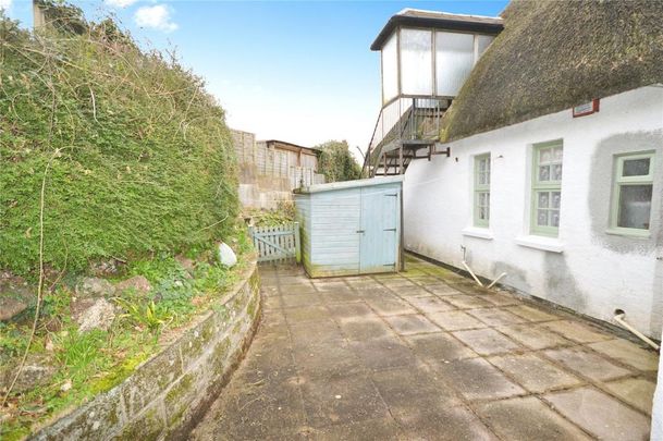 2 bedroom end of terrace house to rent - Photo 1