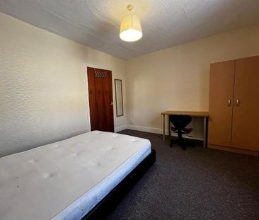 3 bedroom private hall to rent - Photo 5