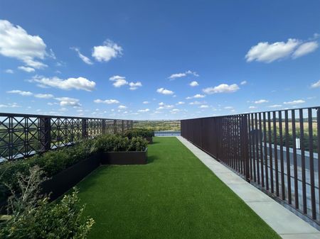 House To Let - Photo 5