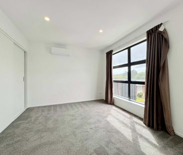 Executive Townhouse with Modern Design and Great Location - Photo 4