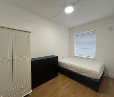 Burnside Road, Chadwell heath, RM8 1XD, Property for rent - Photo 4