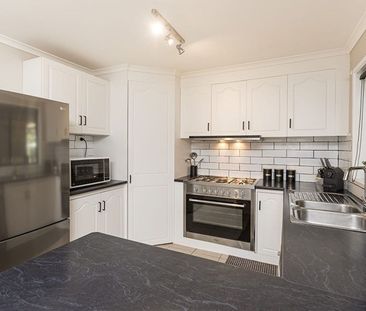 Neat 3 Bedroom Home - Photo 3