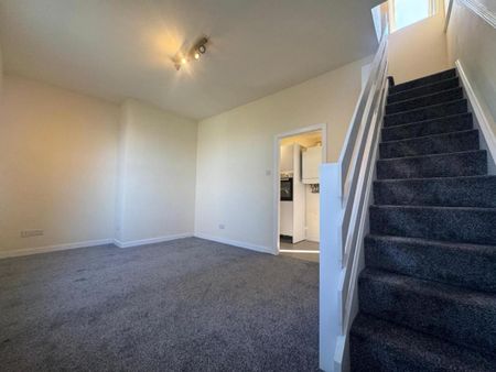 Low Road, Earlsheaton, Dewsbury - Photo 4