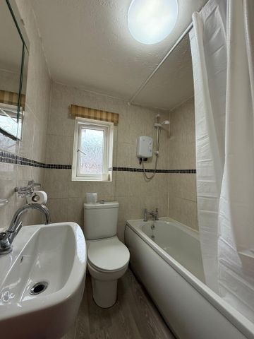 3 bedroom terraced house to rent - Photo 2
