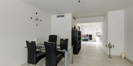 Eengezinswoning te huur in Hoeselt voor € 1.100 met 2 slaapkamers - Photo 3