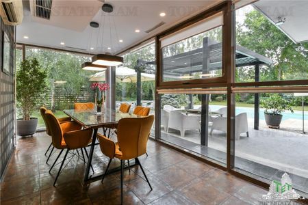 Vila premium cu 7 camere, de inchiriat cu piscina privata si terasa de 90 mp, situata in Otopeni - Fotografie 3