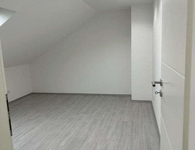 Dachgeschosswohnung zu vermieten - Photo 1