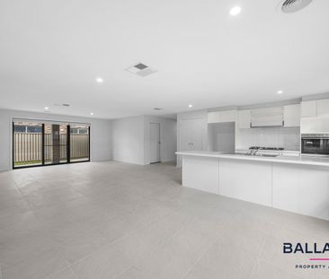 Large Family Home, Four Bedrooms, Two Bathrooms, Two Living, Double... - Photo 6