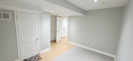 For Lease - 6682 Bansbridge Crescent, Mississauga, Ontario - Photo 2