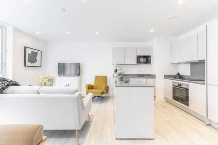 Easton Lodge, Ealing, W7 - Photo 2