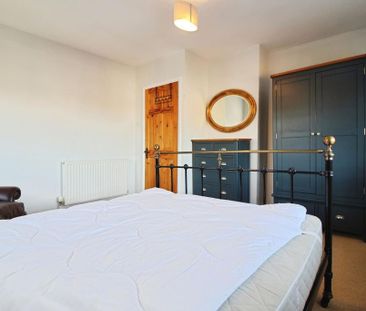 2 bedroom semi-detached house to rent - Photo 2