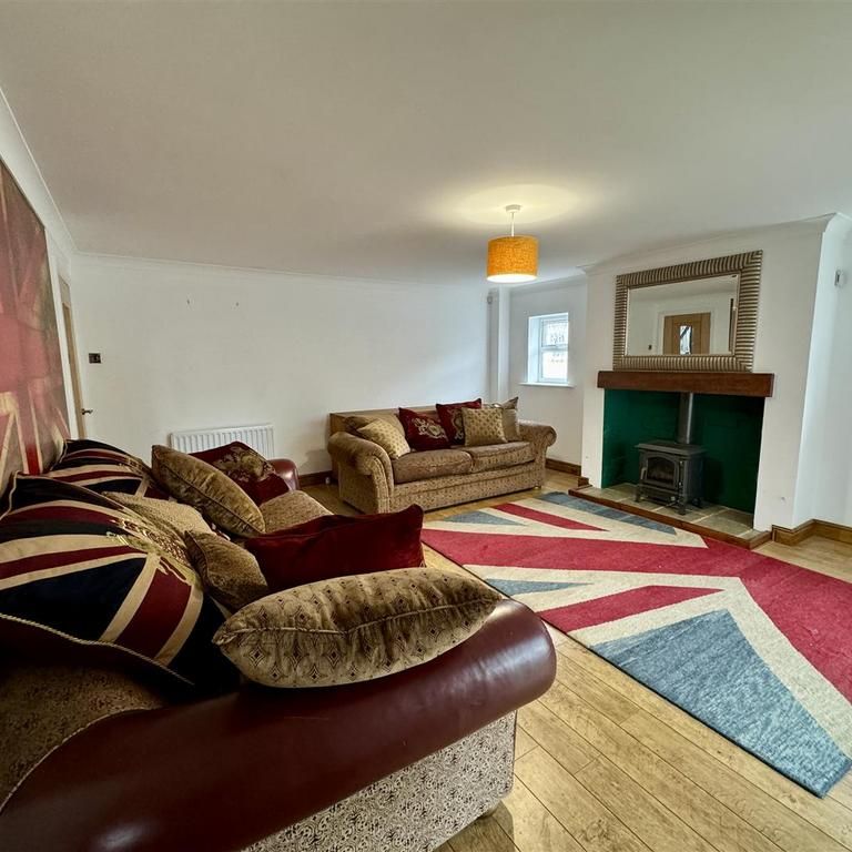 3 bedroom detached house to rent - Photo 1