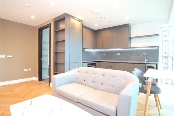 Hennessey Apartments, 5 Brigadier Walk, London, SE18 6YT - Photo 1