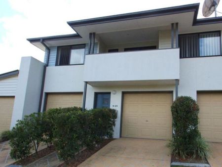 Charming Townhome in Coomera – Your Dream Awaits! - Photo 3