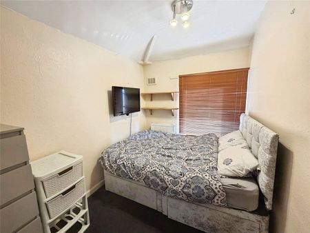 3 bedroom house to rent West End Crescent, Royston, Barnsley, S71 - Photo 4