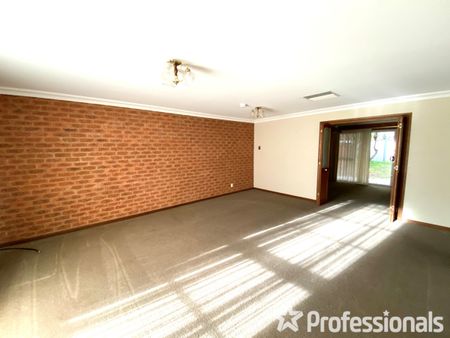 154 Gurwood Street, Wagga Wagga NSW 2650 - Photo 3