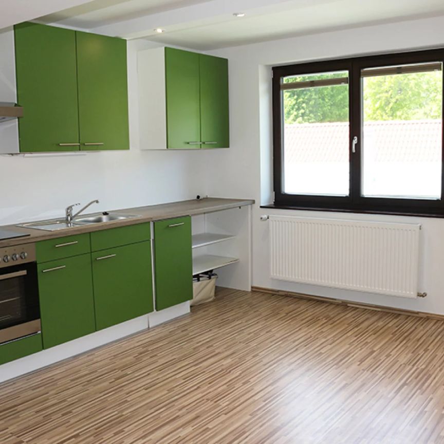 *** LOFTARTIGES DACHGESCHOSS *** UNBEFRISTET *** GROSSE GARTENANLAGE *** KFZ STELLPLATZ *** - Photo 1