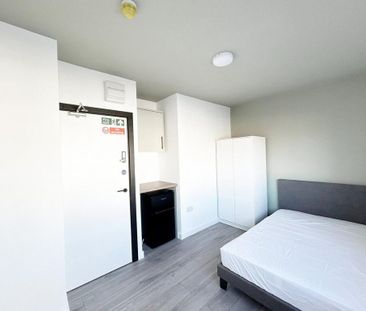 1 bedroom in a house share to rent - Photo 2