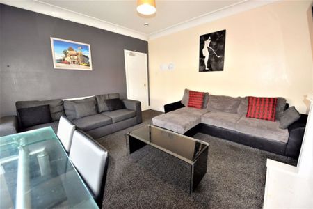 6 bedroom Flat in Estcourt Avenue, Leeds - Photo 3