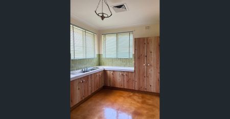 LOW MAINTENANCE & EXTRA SPACIOUS - Photo 4