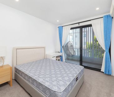 Modern 2B2B apartment in the heart of Garden City - Photo 3