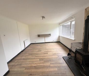 3 bedroom end of terrace house to rent - Photo 1