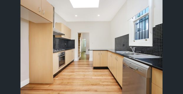 Inner City Living! - Photo 1