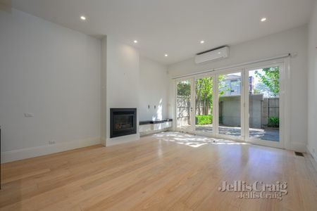 17 Erica Street, Windsor - Photo 5