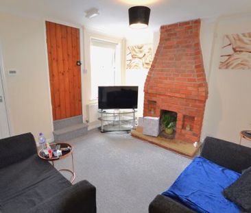 3 Bedroom End Terrace Available Now - Photo 1