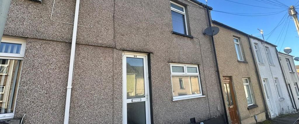 2 bedroom terraced house to rent - Photo 1