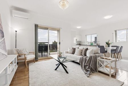 Stylishly Apartment with city views - Photo 5