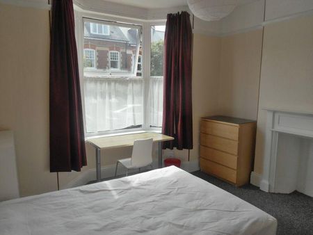 6 bedroom terraced house to rent - Photo 2