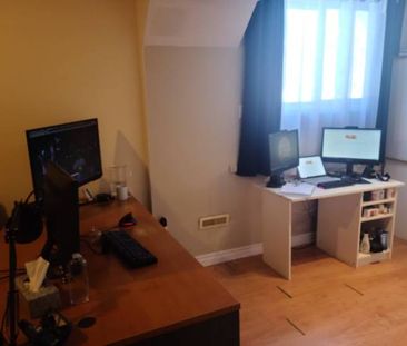 One bedroom for rent at Markham, It is available 28 Feb. - Photo 3