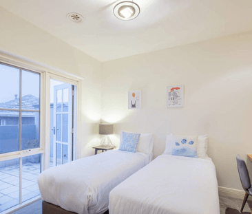 Townhouse In Exclusive Location - Photo 3