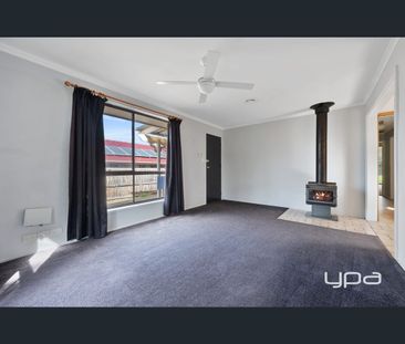 19 Manson Drive, Melton South, Vic 3338 - Photo 3